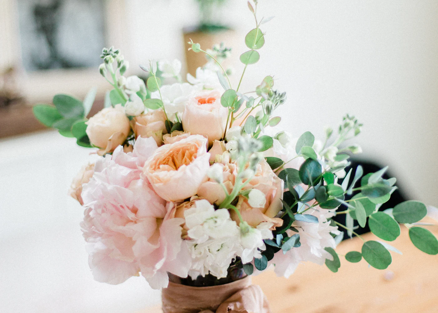 A peach and cream rose bouquet